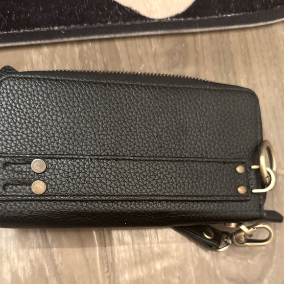 Black Leather zip around wristlet Walt with plenty of space - Picture 2 of 11